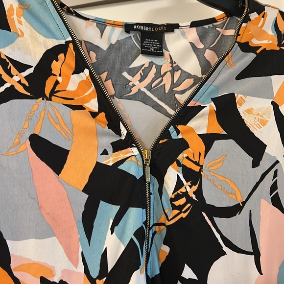 Robert Louis women’s top - Picture 2 of 4